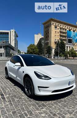 Tesla Model 3  2021