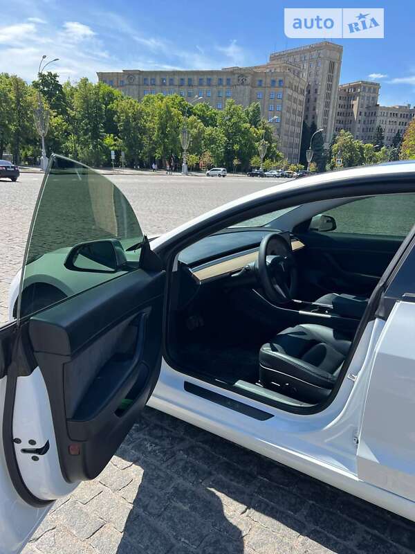 Седан Tesla Model 3 2021 в Харькове