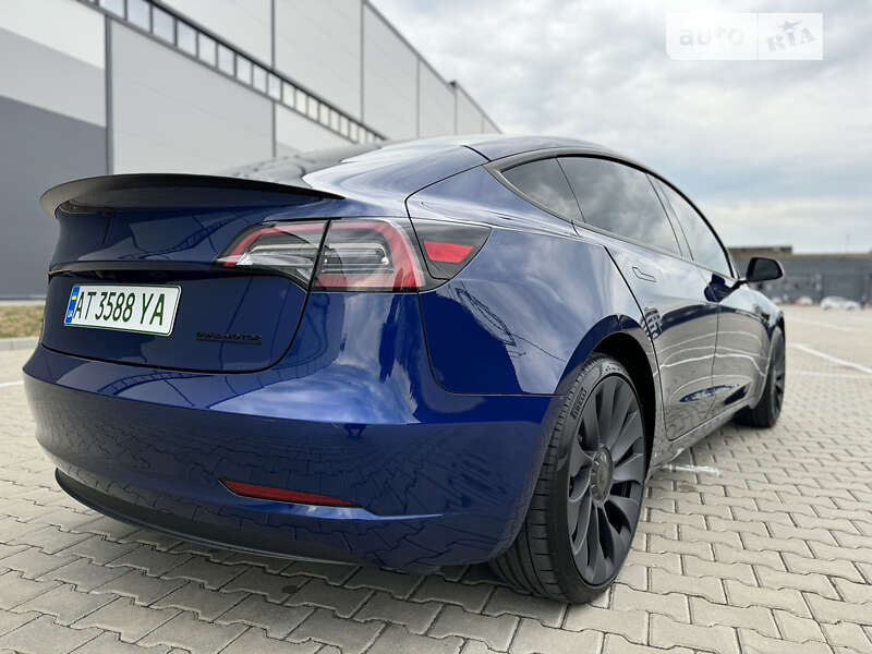 Седан Tesla Model 3 2023 в Ивано-Франковске