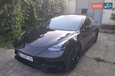 Tesla Model 3  2021