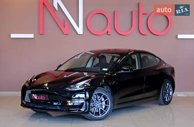 Tesla Model 3  2021