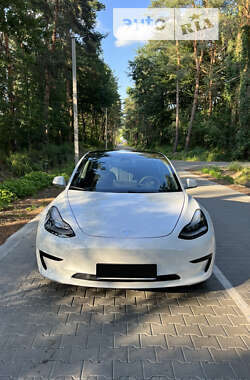 Tesla Model 3  2020