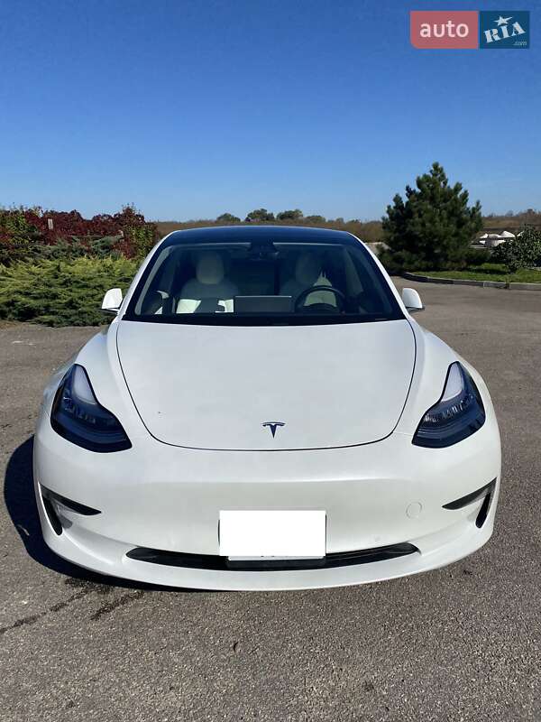 Tesla Model 3 2020 года в Днепре (Днепропетровске)