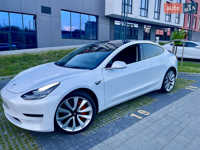 Tesla Model 3 2019