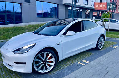 Tesla Model 3  2019