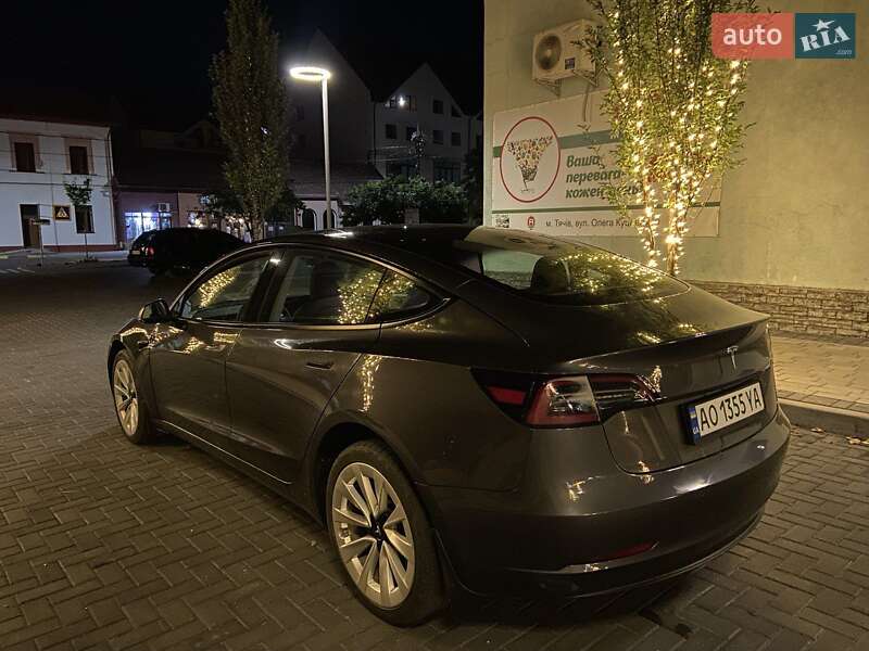 Седан Tesla Model 3 2021 в Хусте