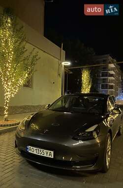 Седан Tesla Model 3 2021 в Хусте