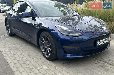 Tesla Model 3  2022