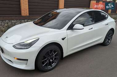 Tesla Model 3  2021