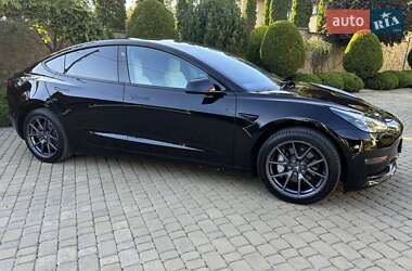 Tesla Model 3  2020