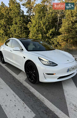 Tesla Model 3  2019