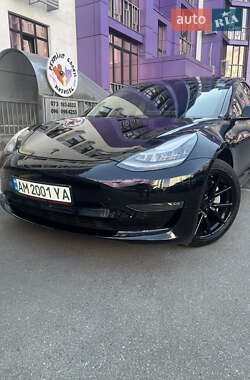 Tesla Model 3  2019