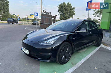 Tesla Model 3  2019