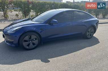 Tesla Model 3  2021