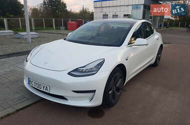 Tesla Model 3  2020