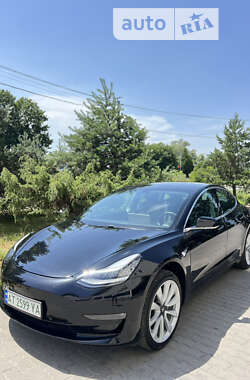 Tesla Model 3  2020