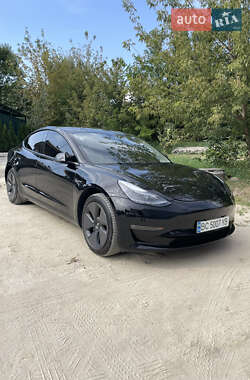 Tesla Model 3  2022