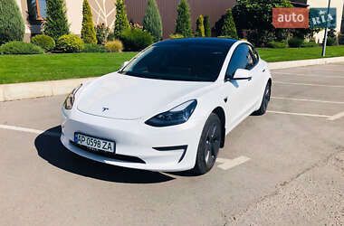 Tesla Model 3  2021