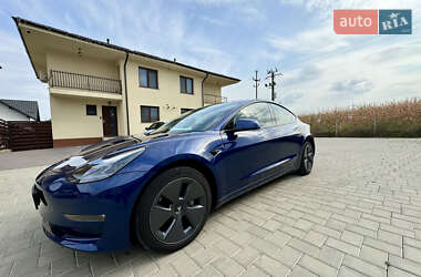 Tesla Model 3  2021