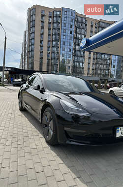 Tesla Model 3  2021