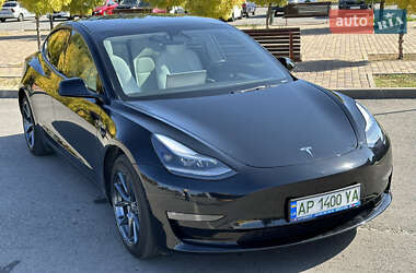 Tesla Model 3  2022
