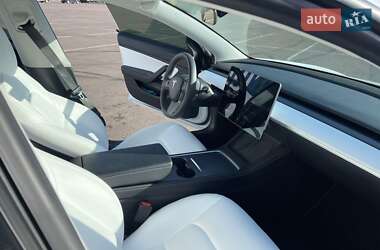 Седан Tesla Model 3 2021 в Рівному