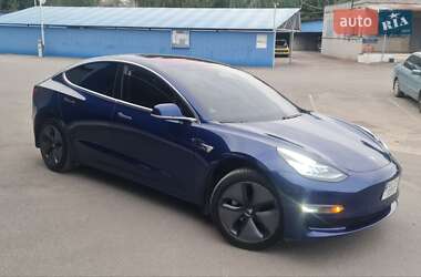Tesla Model 3  2018