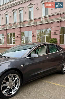 Tesla Model 3  2019