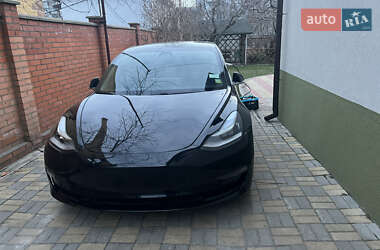 Tesla Model 3  2020