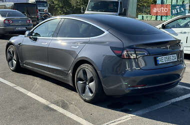 Tesla Model 3  2019