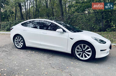 Tesla Model 3  2018