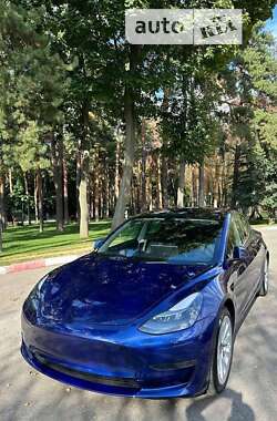 Tesla Model 3  2022