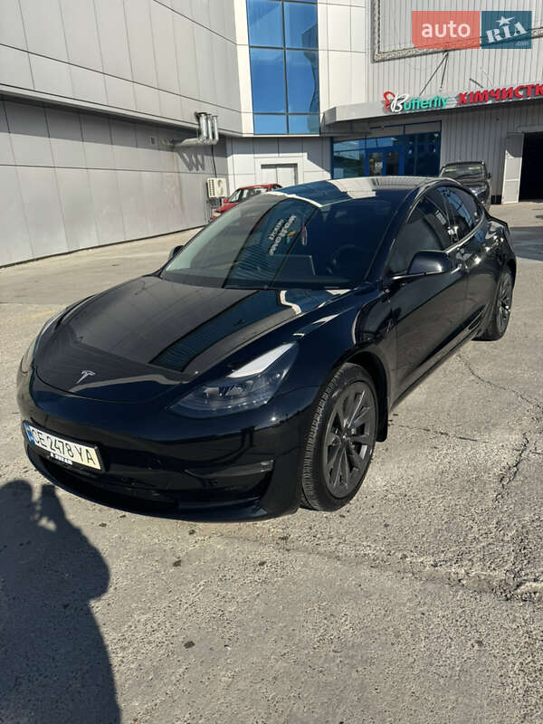 Седан Tesla Model 3 2021 в Черновцах