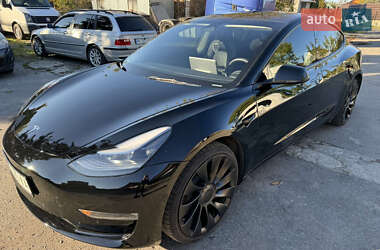 Tesla Model 3  2022