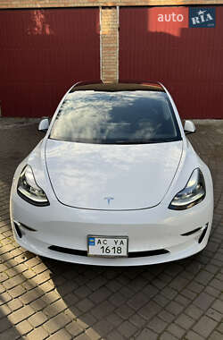 Tesla Model 3  2021