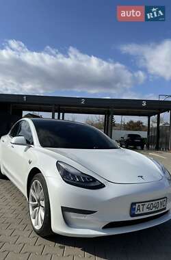 Tesla Model 3  2019