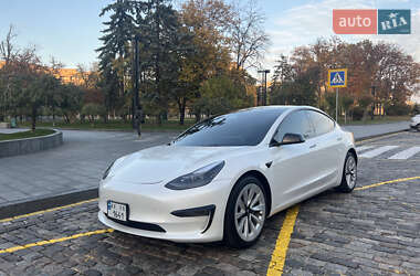 Tesla Model 3  2022