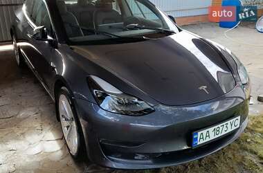 Седан Tesla Model 3 2022 в Киеве