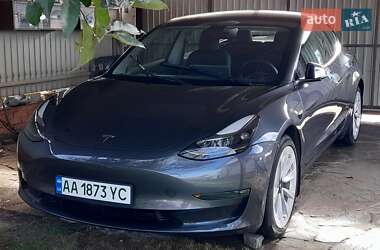 Седан Tesla Model 3 2022 в Киеве