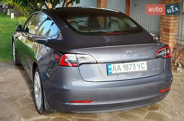 Седан Tesla Model 3 2022 в Киеве