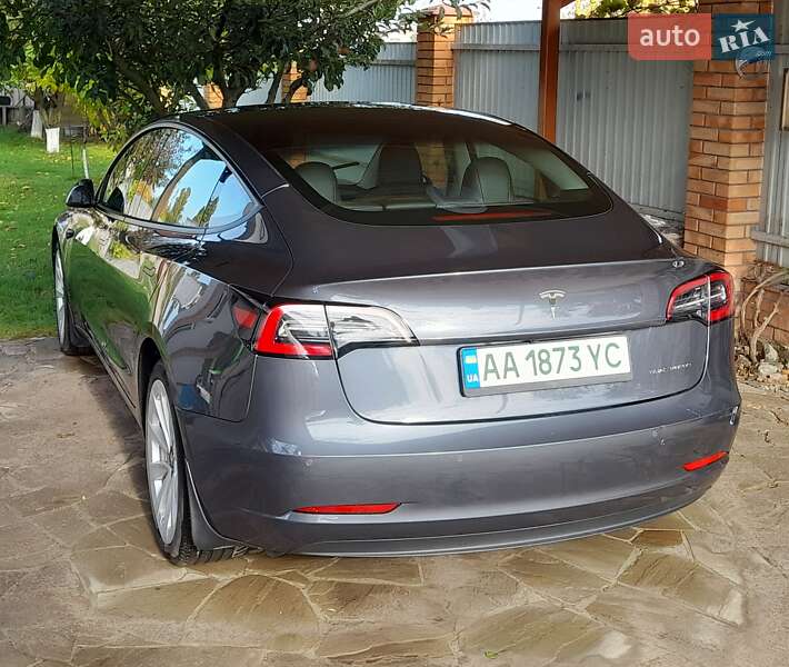 Седан Tesla Model 3 2022 в Киеве