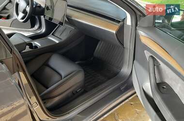 Седан Tesla Model 3 2022 в Киеве