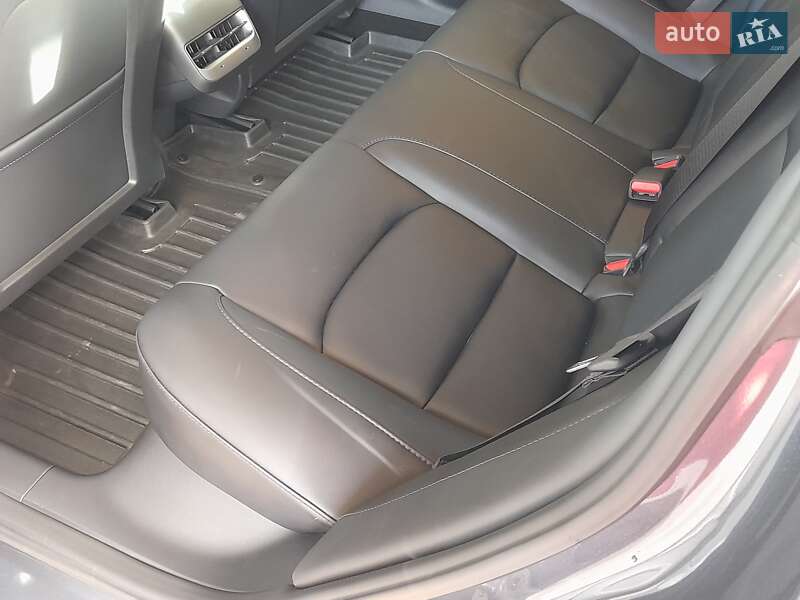 Седан Tesla Model 3 2022 в Киеве