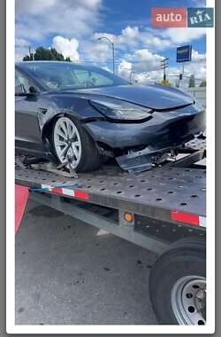 Седан Tesla Model 3 2022 в Киеве
