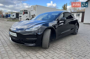 Tesla Model 3  2022