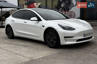 Tesla Model 3 2022
