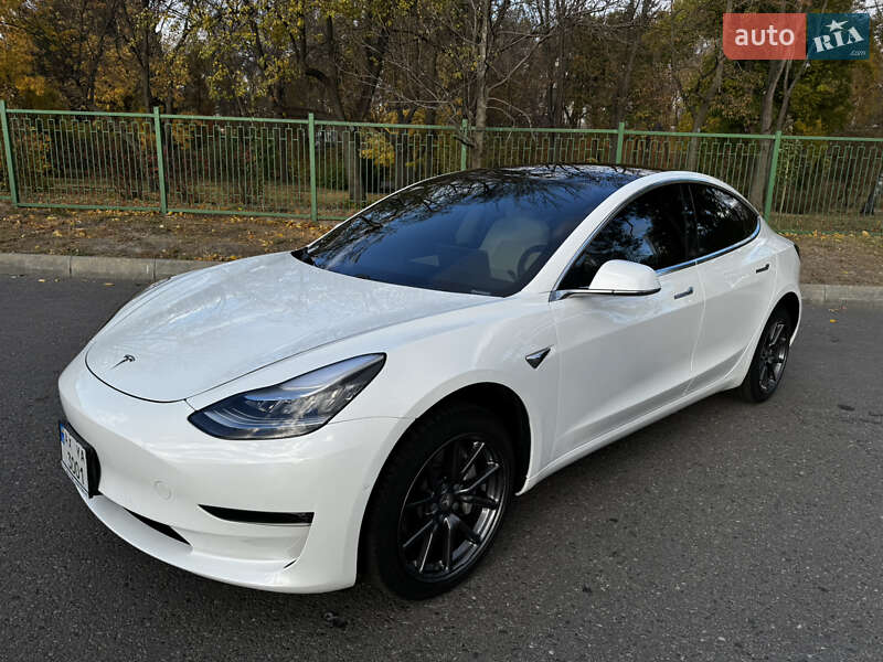 Tesla Model 3 2019