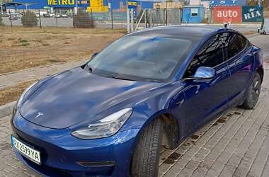 Tesla Model 3  2021