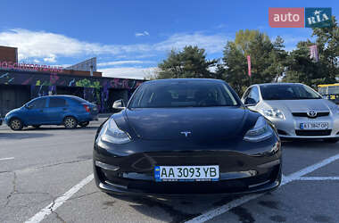 Tesla Model 3  2020