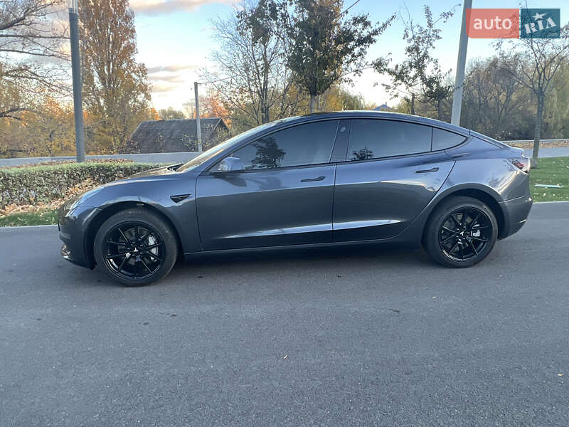 Седан Tesla Model 3 2022 в Днепре